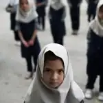 Les filles afghanes privées d'enseignement secondaire