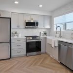 Kinglet by Big Lake – Kitchen