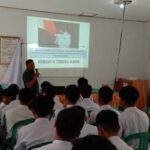 Babinsa Koramil Labuan Amas Selatan Berikan Materi Wawasan Kebangsaan pada LDK SMA Negeri 2 Barabai