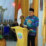 Bupati Kota Baru Mengukuhkan Perpanjangan Masa Jabatan 5 Kades dan 27 BPD Kec. Pulau Sembilan