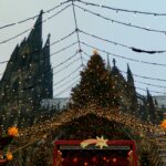 Der Weihnachtsmarkt am Kölner Dom ist einer der bekanntesten in der Stadt (Foto: Ezgi Deliklitas/Unsplash)