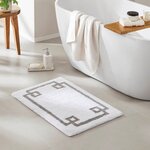 Madison Park Evan Cotton Tufted Bath Rug in White, 20x30" MP72-7332