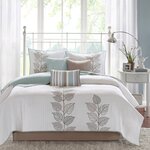 Madison Park Caelie 6 Piece Embroidered Quilt Set with Throw Pillows in Blue, King/Cal King MP13-774