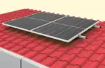 Solaranlage auf rotem Ziegeldach