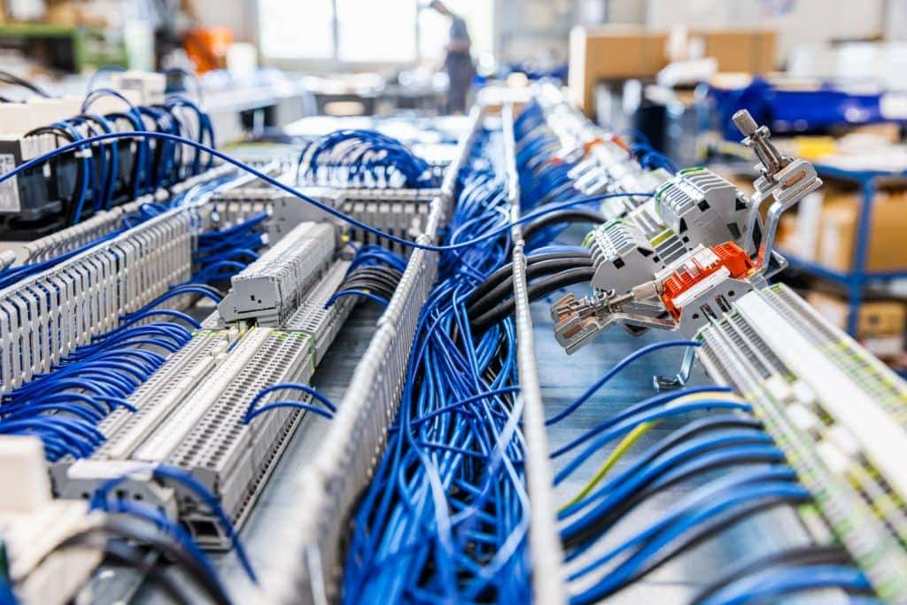 Industrieanlage, Arbeiter, Elektrotechnik, Industriefotografie