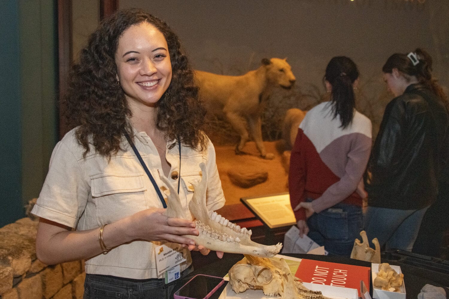 Madeleine Kelly doing outreach at the Field Museum on Friday, April 5, 2024. Photo by Joe Sterbenc, UC UChicagoGRAD.