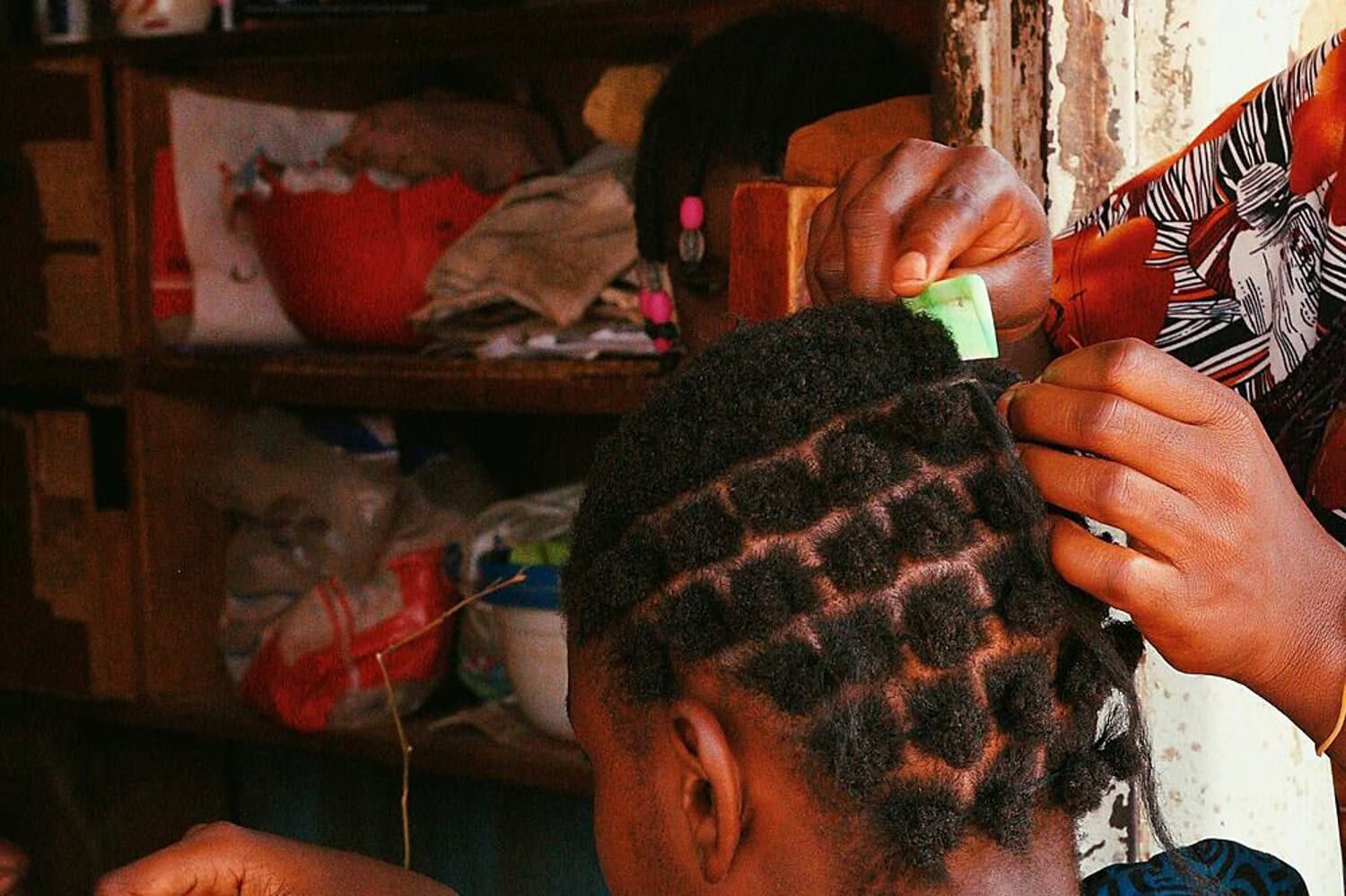 Coiffure tresses braids en salon Sénégal