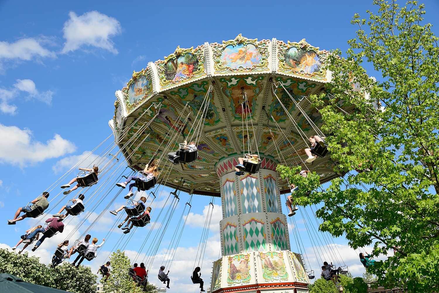 Manege de chaises volantes a neuilly sur seine france le Sénégal 2 3