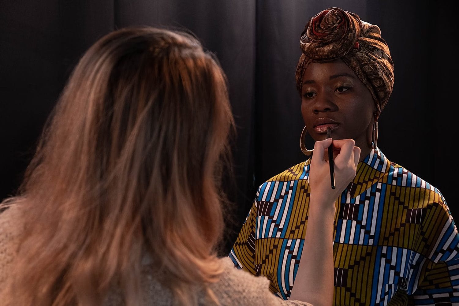 Maquillage femme africaine en institut Sénégal