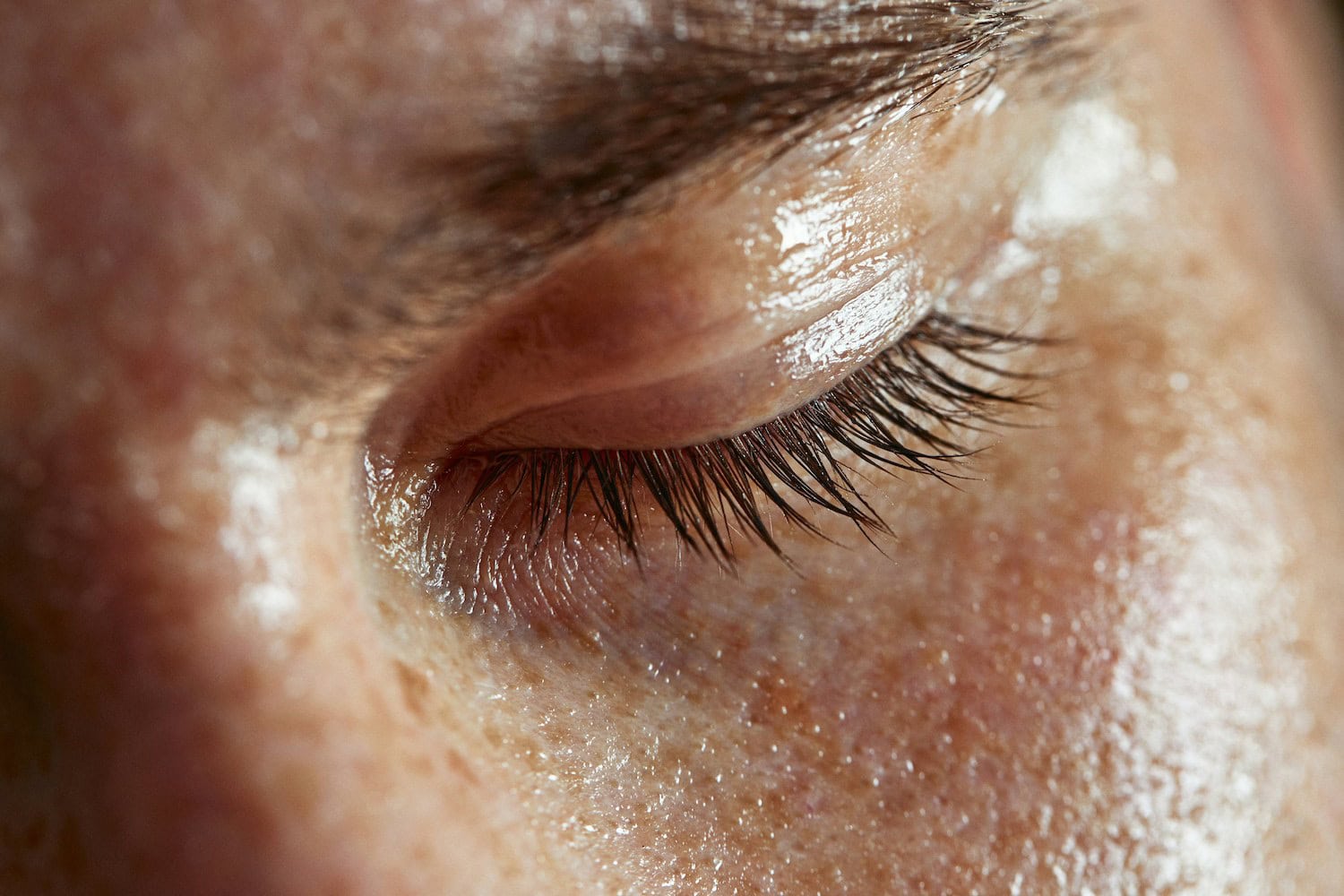 Hoe stress, voeding en hormonen invloed hebben op je talgproductie