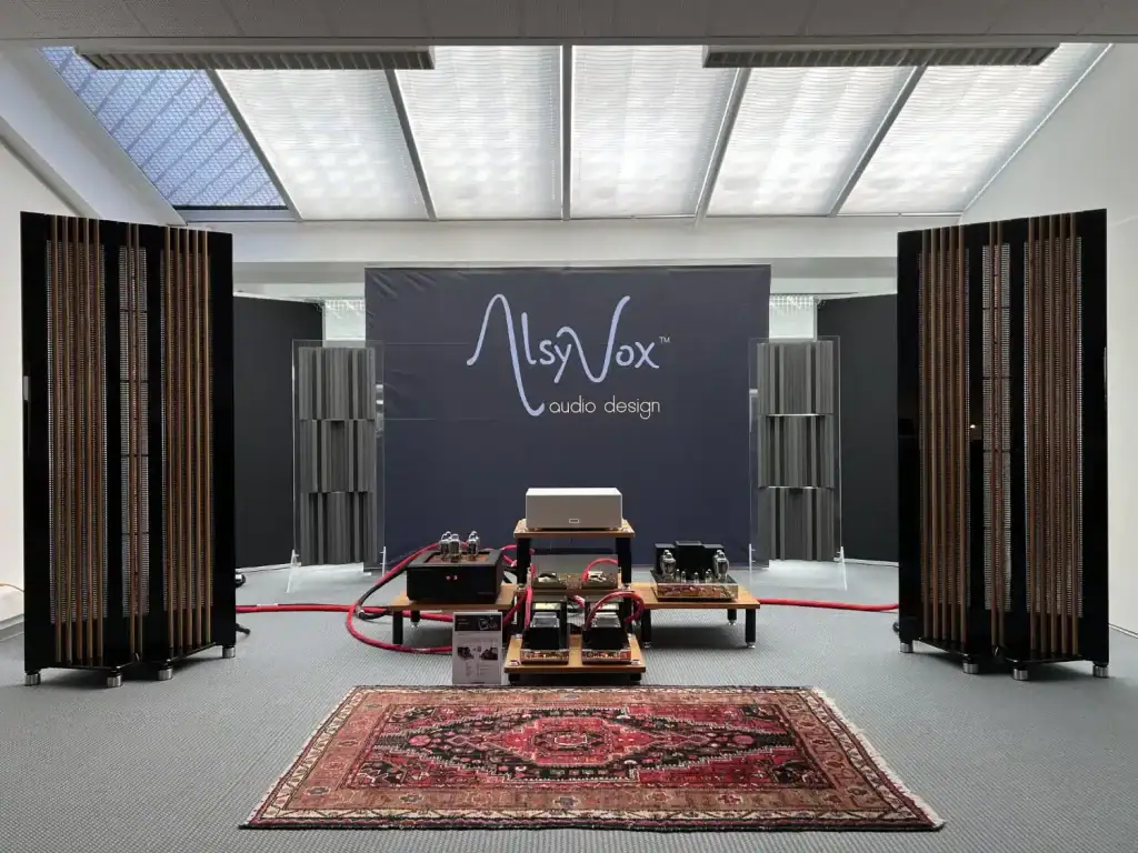 Coup de cœur également pour les panneaux Alsyvox présentés ici en avant-première (prix public 247.000€)