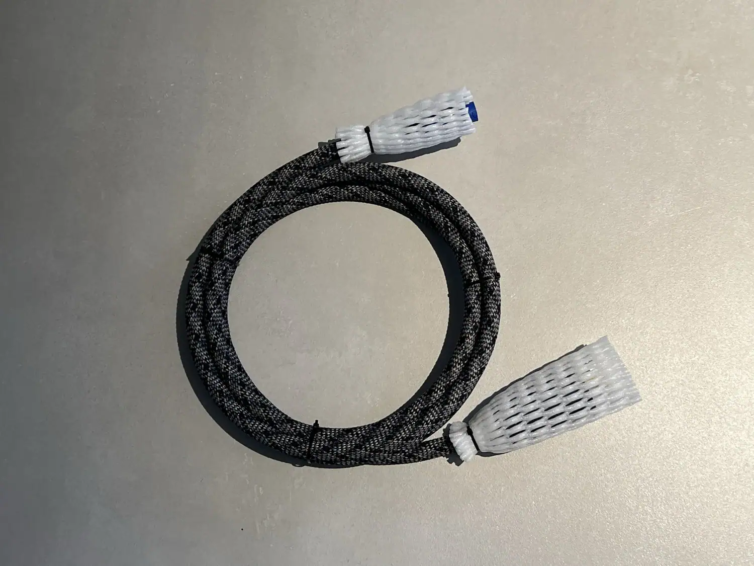 Aequo Audio câble alimention Exclusive 100cm avec ses protections d'origine