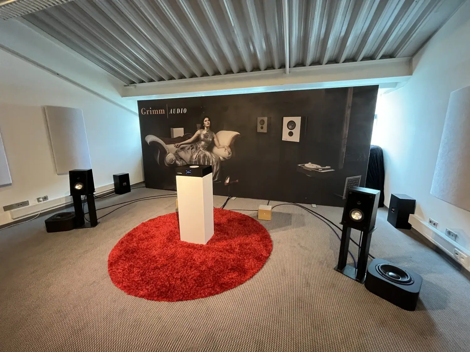 Audiophile-Magazine sur le stand Grimm Audio au salon de Munich 2023