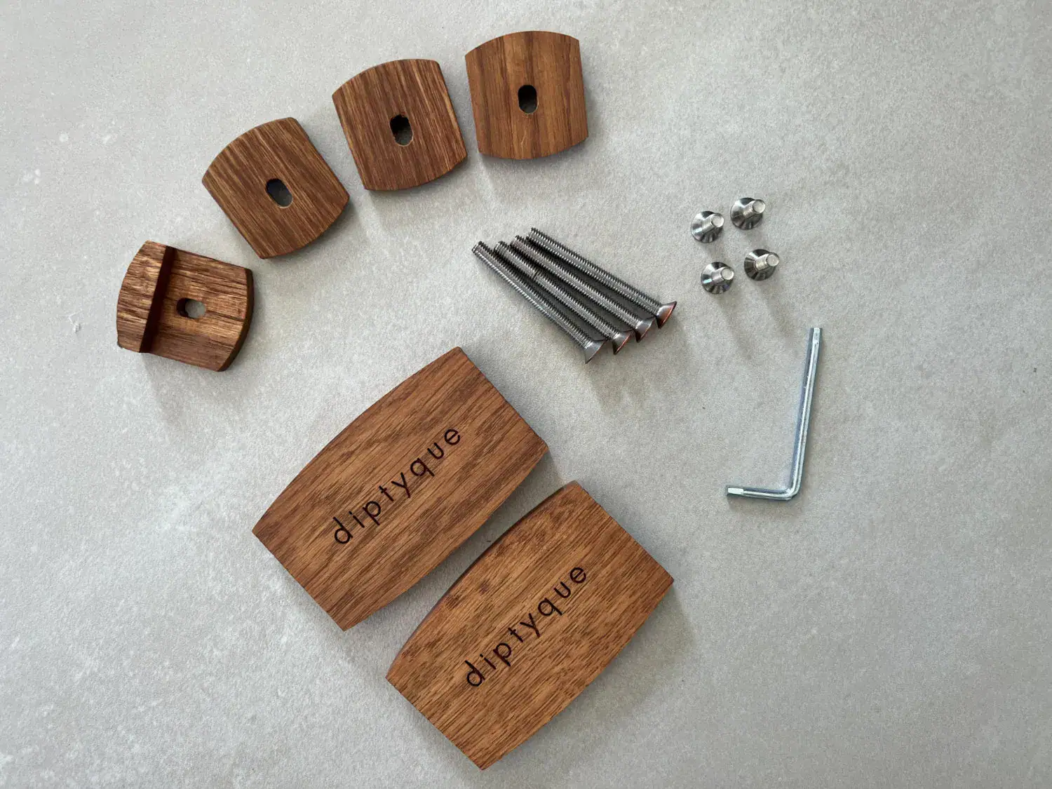 Diptyque Audio dp 107 en cours de montage, accessoires déballées 1