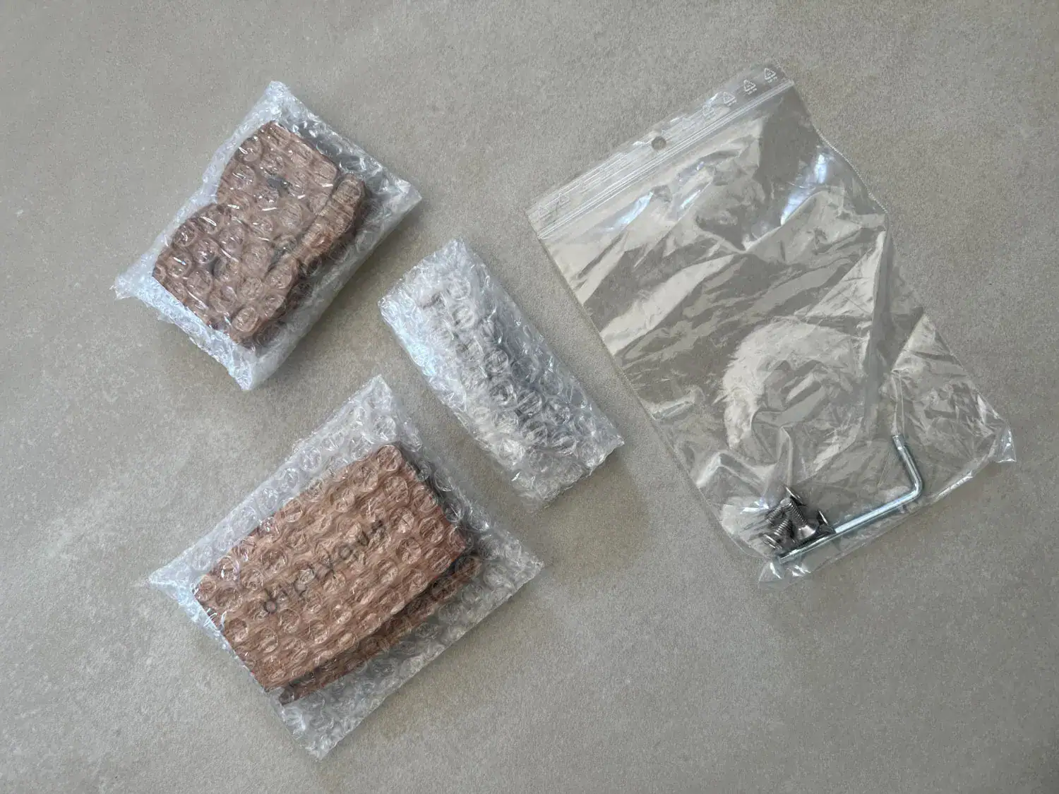 Diptyque Audio dp 107 en cours de montage, accessoires emballés