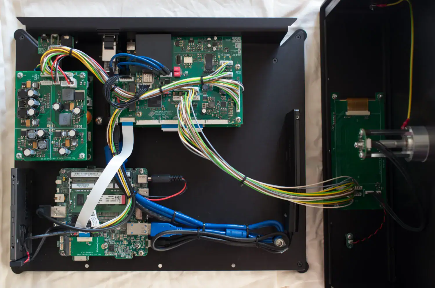 Grimm Audio MU1 vue intérieure par le dessus