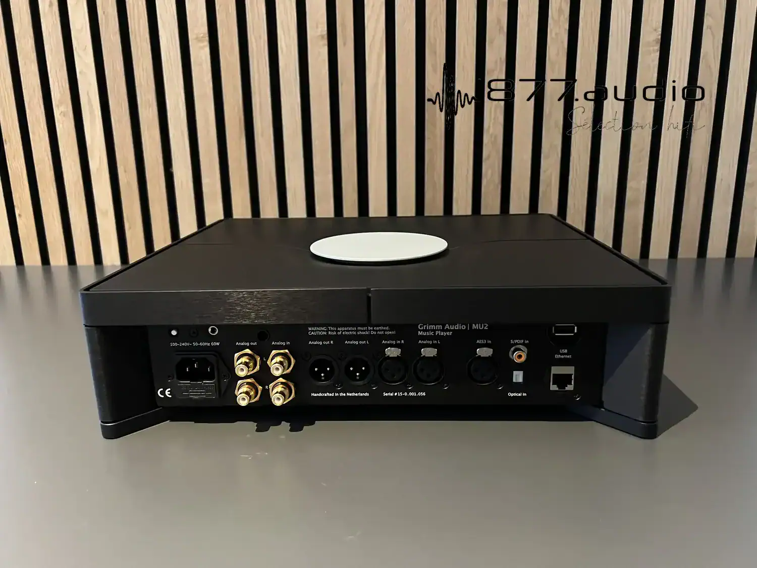 Grimm Audio MU2 façade arrière photo prise prise sans flash