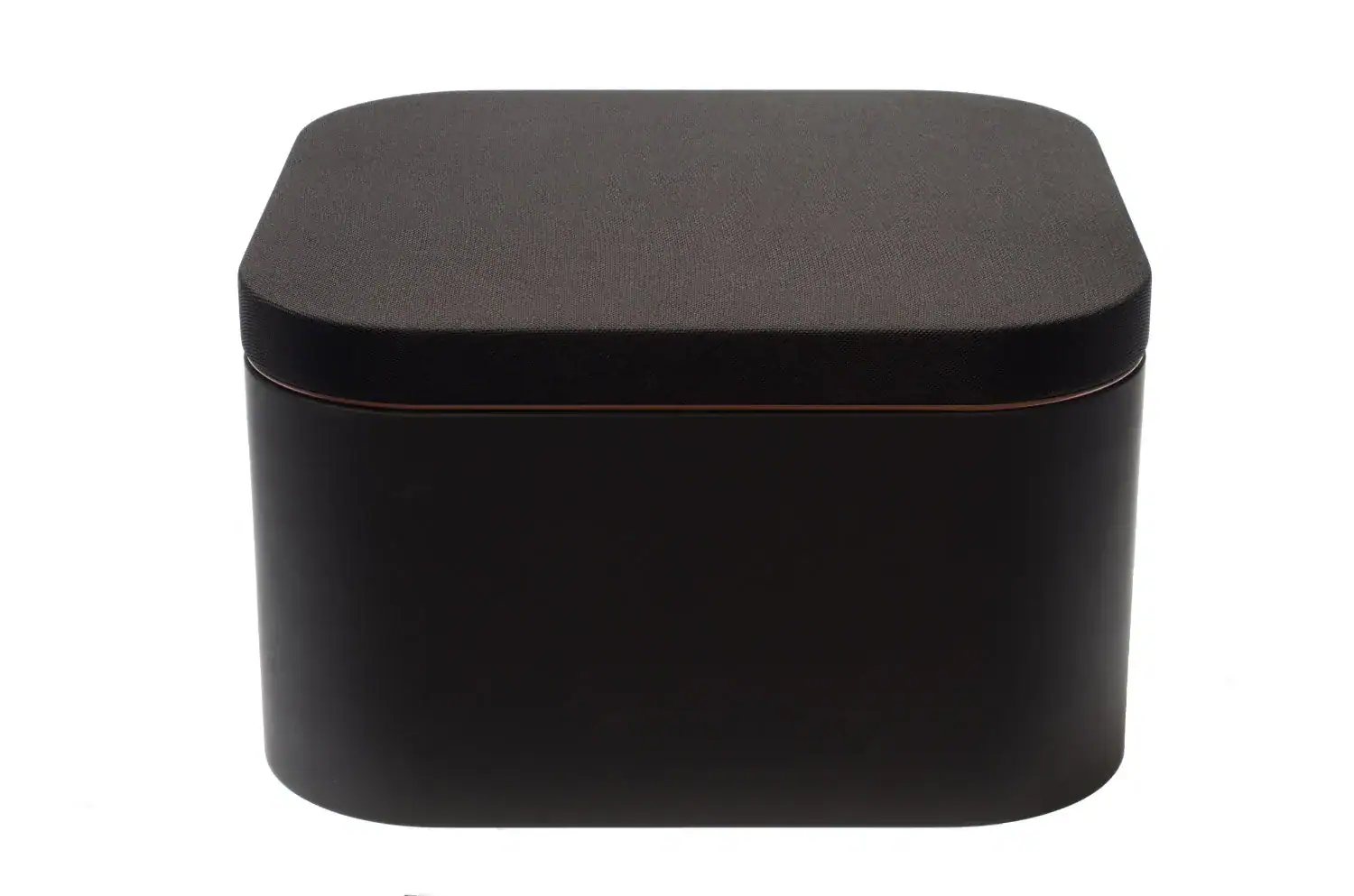 Grimm Audio SB1 sans sa toile supérieure permettant de cacher la membrane du haut-parleur et de la protéger de la poussière