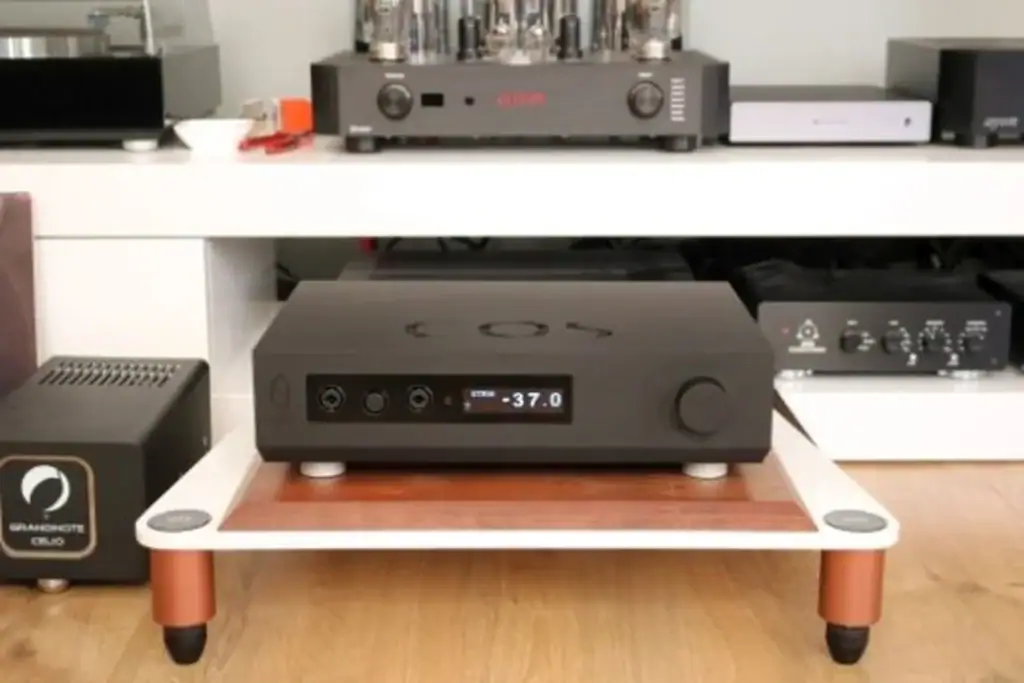 Hi-Fi Advice sur le Cos Engineering D10 18