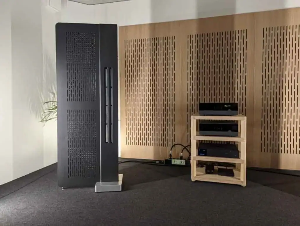 Hi-Fi Pig sur les enceintes Diptyque Audio Reference 06