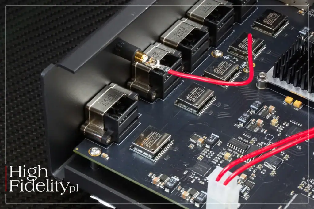 High Fidelity sur le switch réseau XACT N1 07