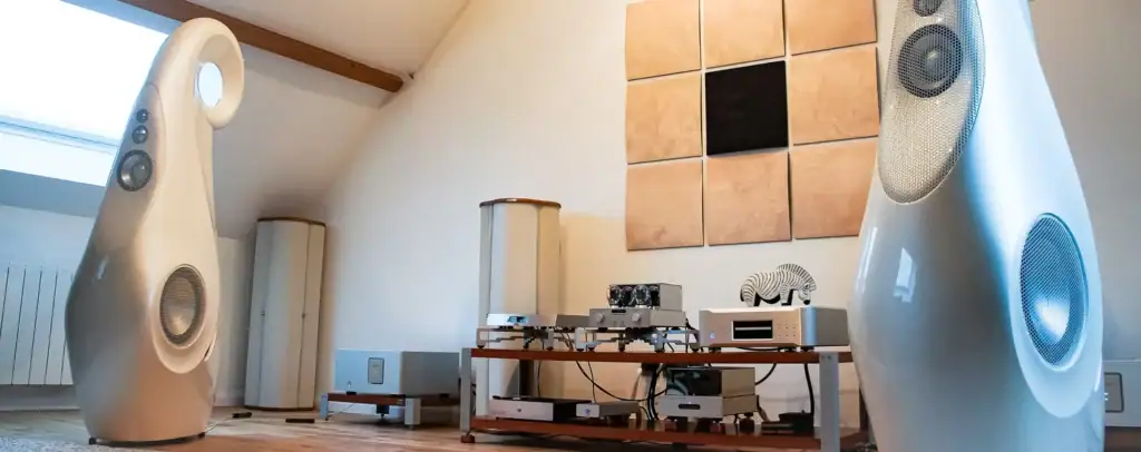 Joël CHEVASSUS (Audiophile Magazine) parle de ses enceintes Vivid Audio GIYA G1 Spirit 02