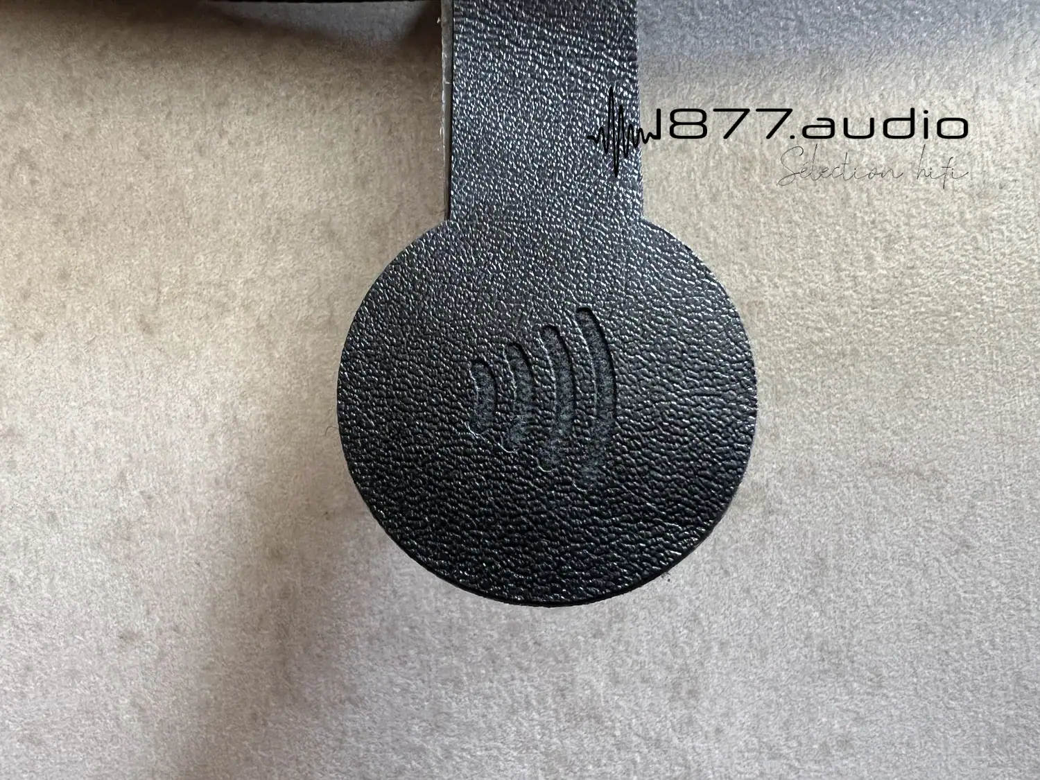 Câble Jorma Unity power : zoom sur le tag NFC permettant de l'authentifier