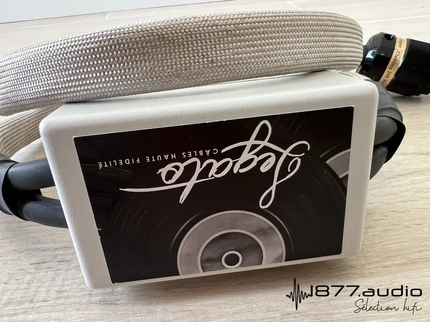 Legato câble alimentation Referenza Superior 160cm zoom sur le boitier 2