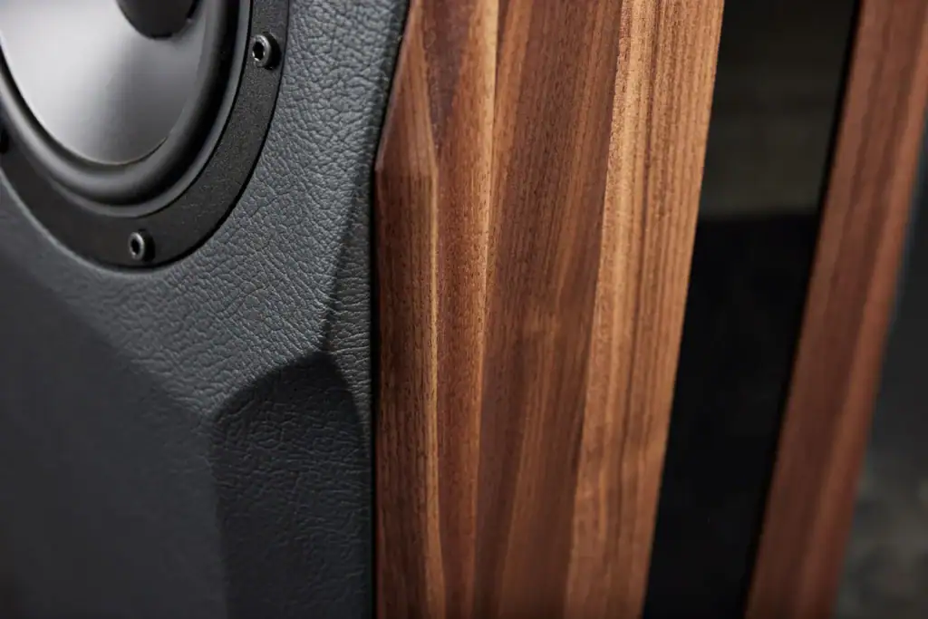 Low Beats sur l’enceinte Peak Consult Sonora 06