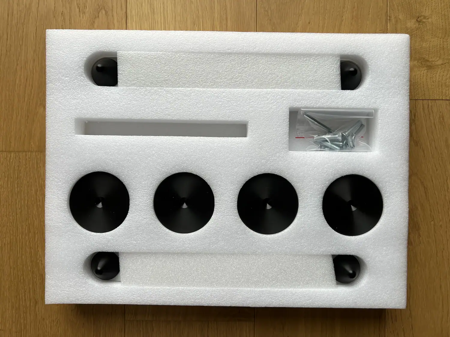 Marten Oscar Trio détail de la boite d'accessoires