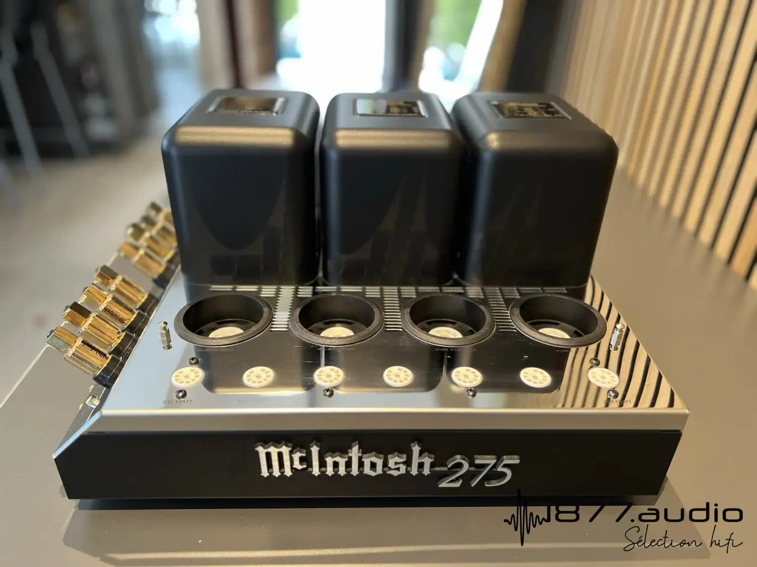 McIntosh m275 MKVI vue latérale droite