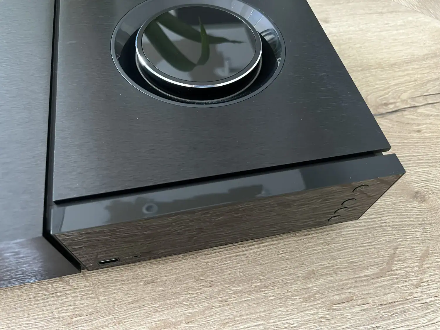 Naim Unity Nova vue de côté