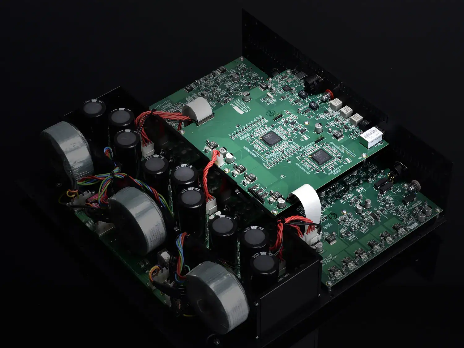 Playback Designs MPD-8 vue intérieure dans une ambiance sombre