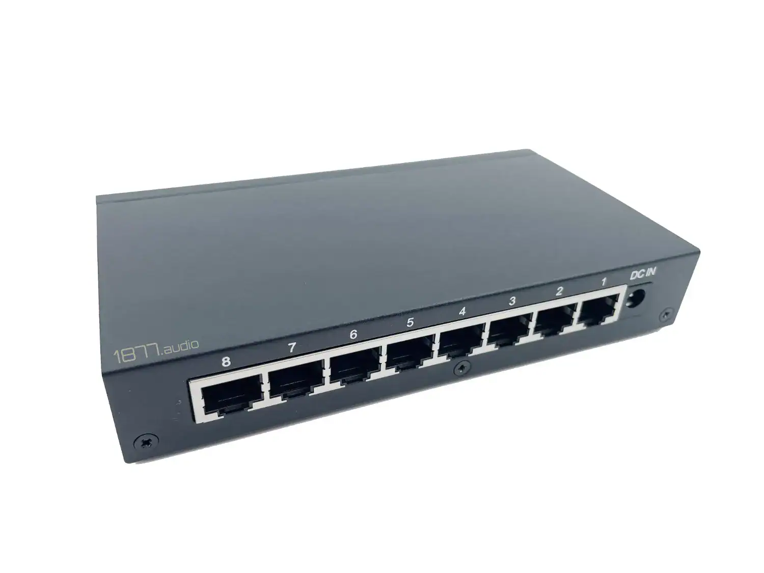 Silent Angel Bonn N8 vue arrière avec les 8 ports RJ45