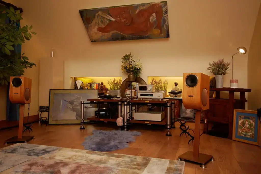 Six Moons sur le Cos Engineering D10 21