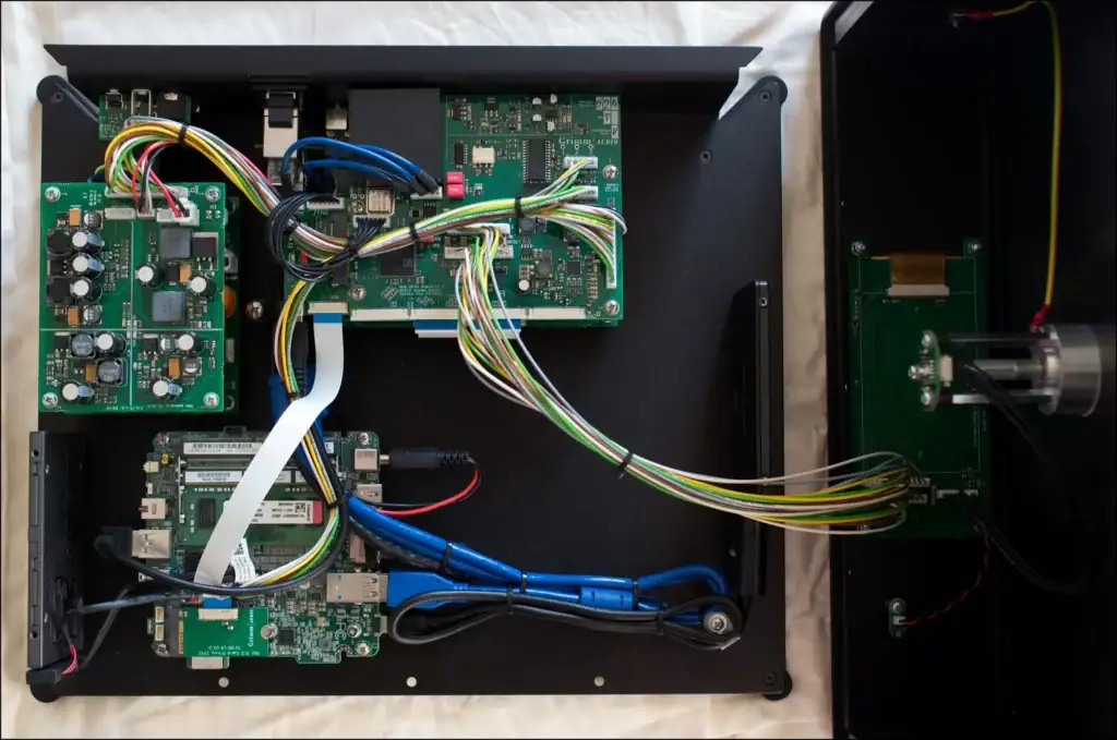 Six Moons sur le Grimm Audio MU1 05