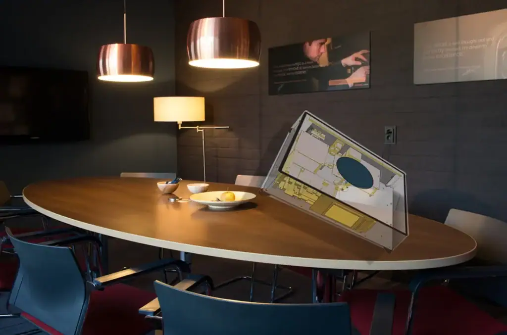 Six Moons sur le Grimm Audio MU1 10