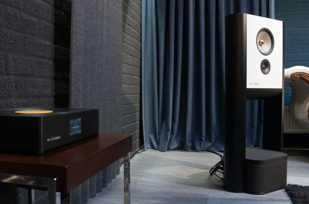 Six Moons sur le Grimm Audio MU1 17