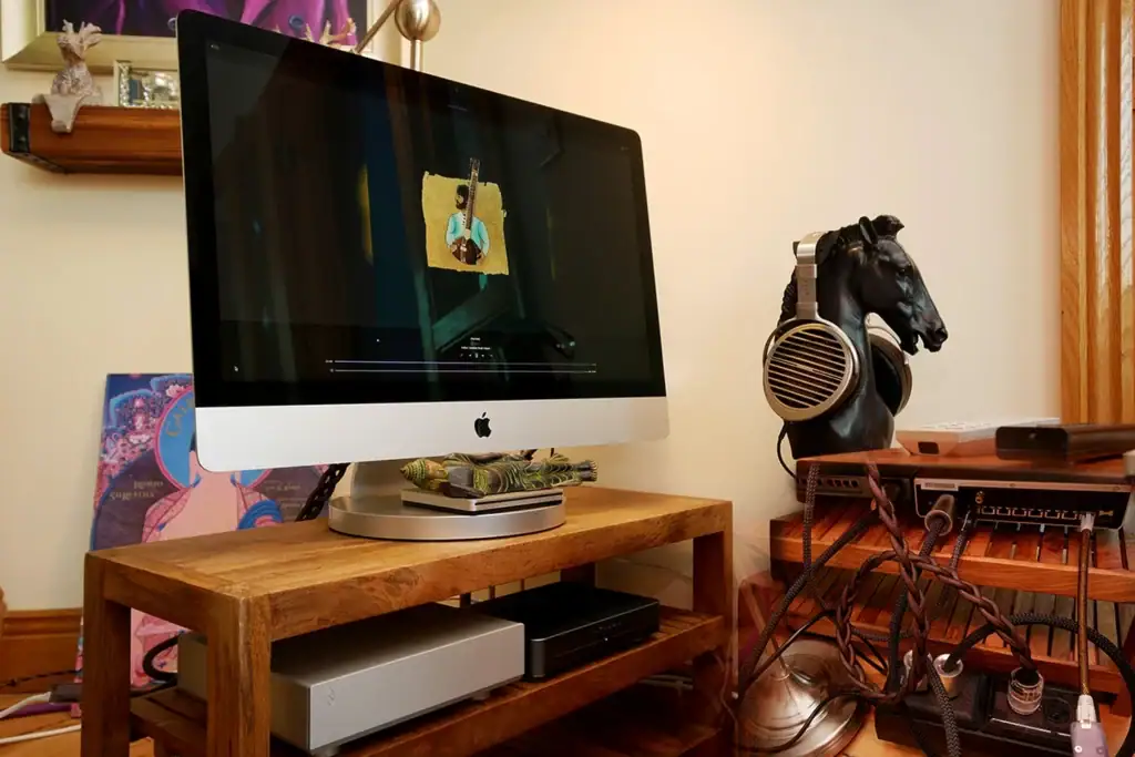 Six Moons sur le switch Cos Engineering S10 11