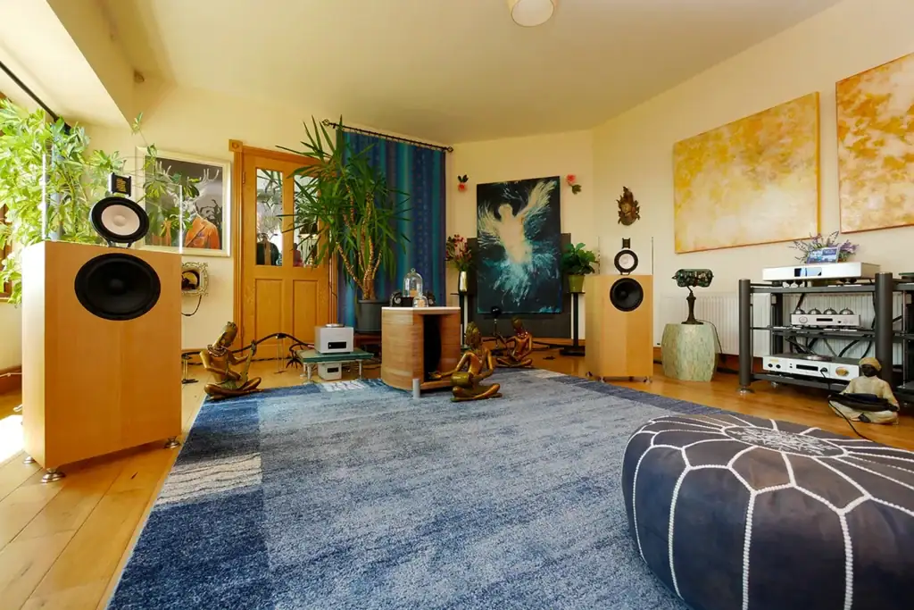 Six Moons sur le switch Cos Engineering S10 12