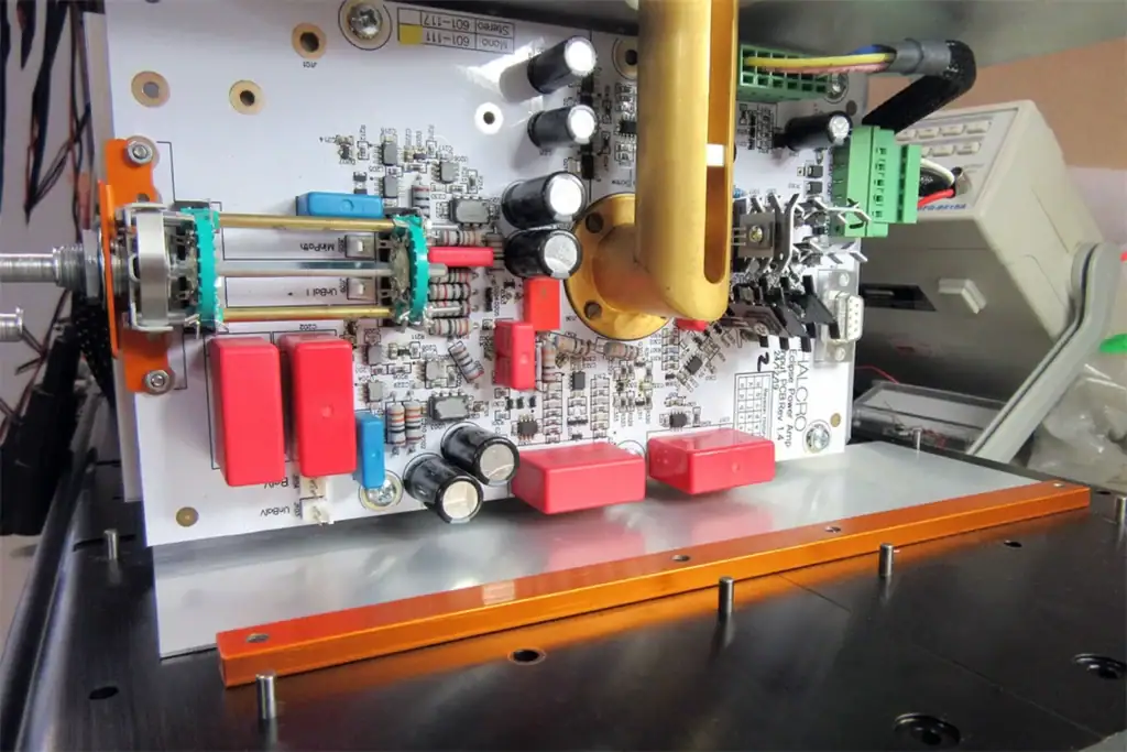 SoundStage sur le Halcro Eclipse Stéréo 11