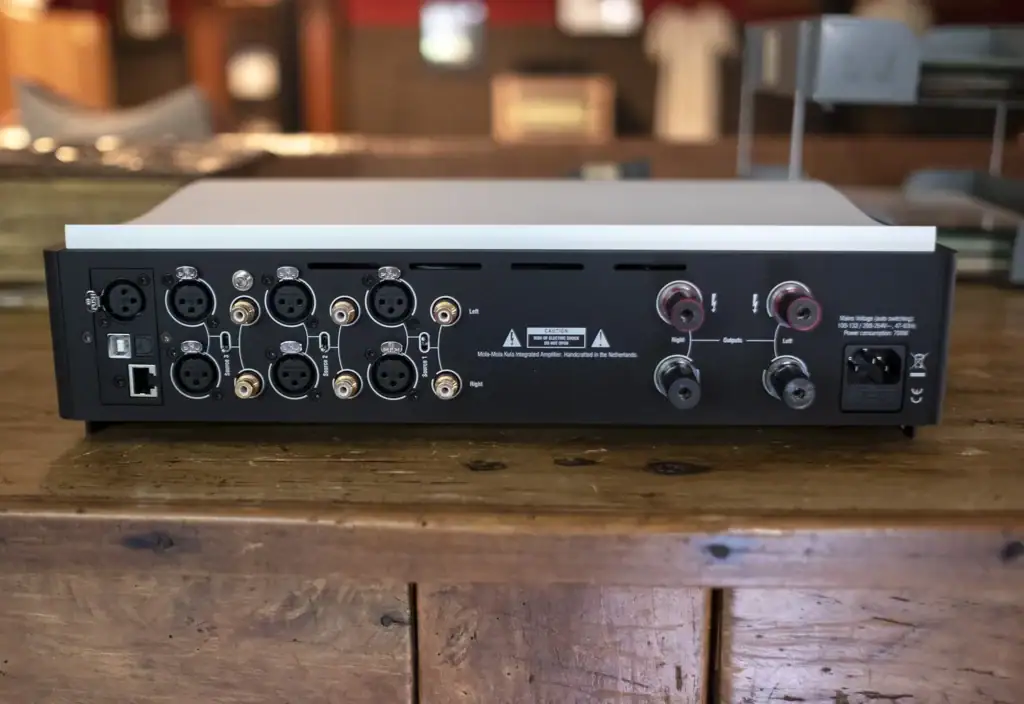 Twittering Machines sur le Mola-Mola Kula 01