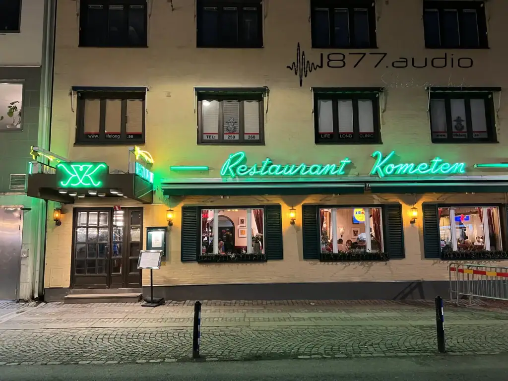 Façade du restaurant traditionnel Kometen situé en centre-ville de Göteborg en Suède