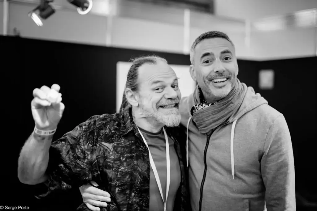 Vivid Audio : Laurence DICKIE