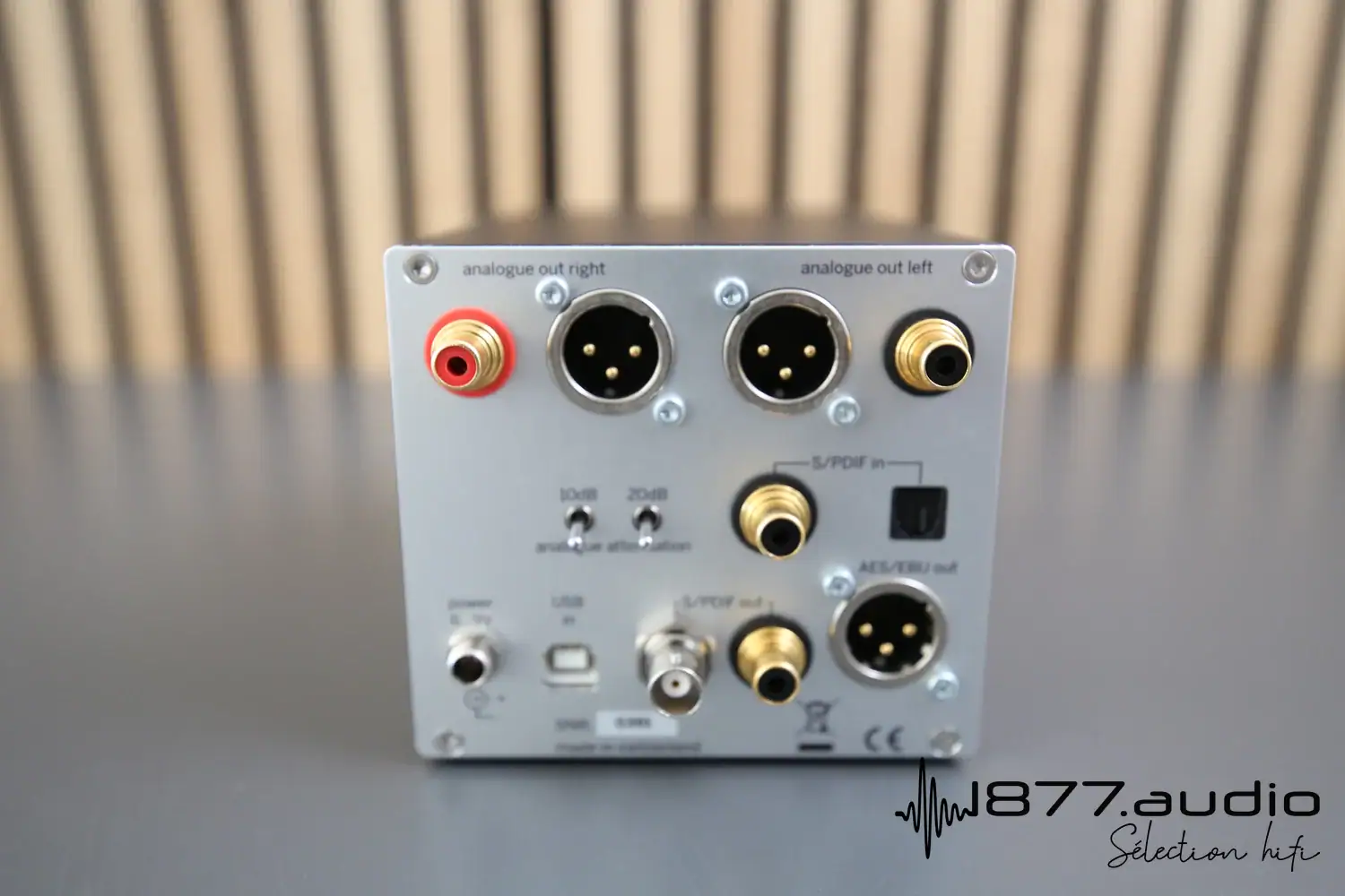 Weiss DAC204 façade arrière