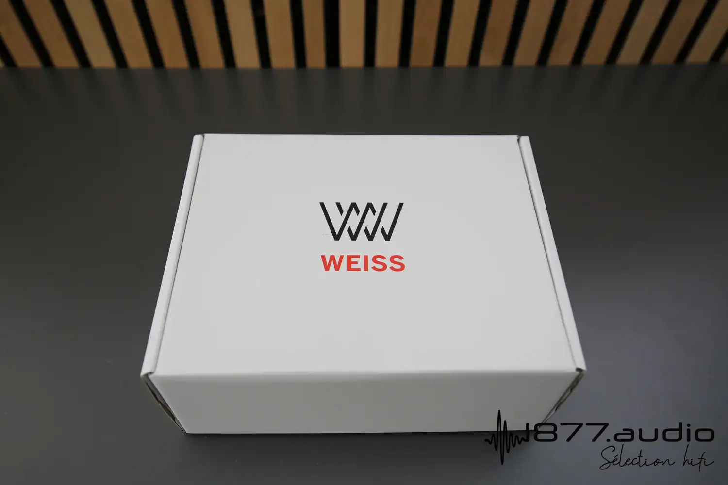 Weiss DAC204 carton d'emballage avec le logo