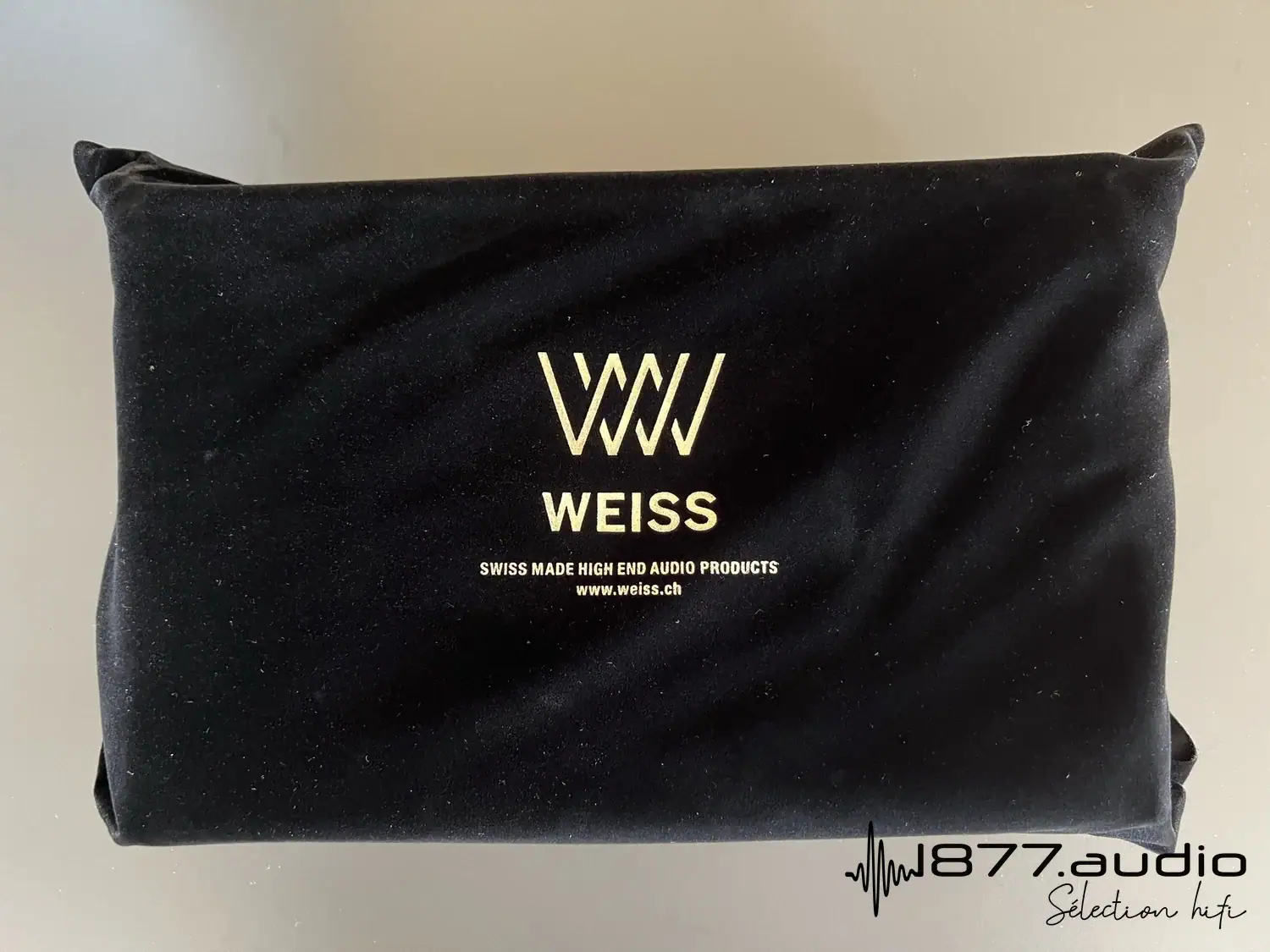 Weiss DAC 501 4CH noir détail sur l'écran