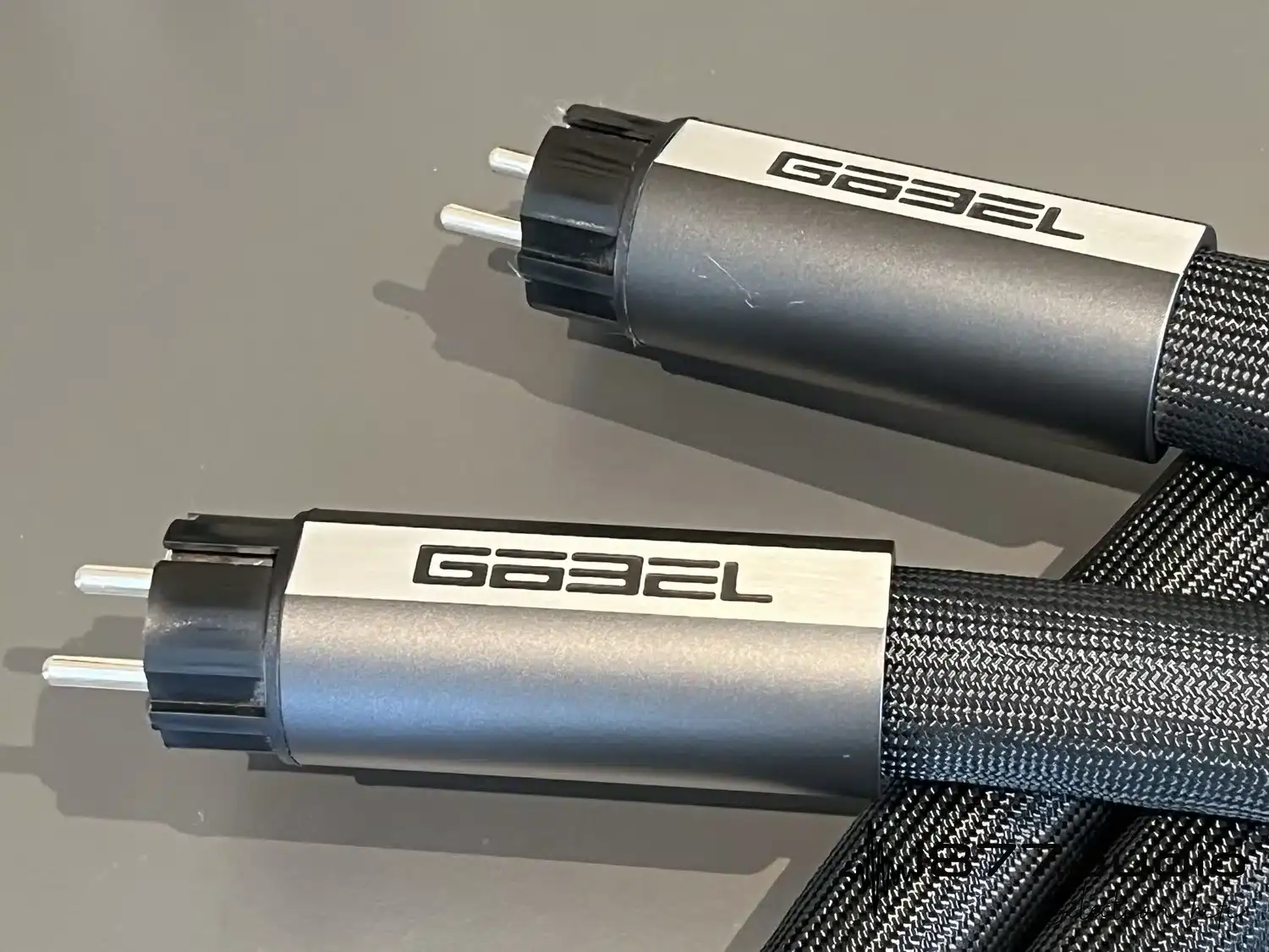 Goebel câble alimentation Lacorde Statement 150cm zoom sur deux connecteurs muraux