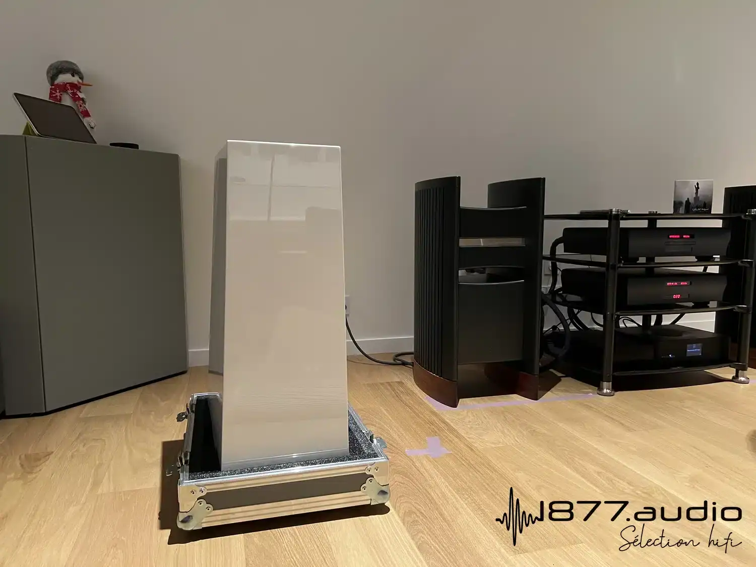 Verity Audio Florestan déballée encore dans la partie inférieure du flightcase