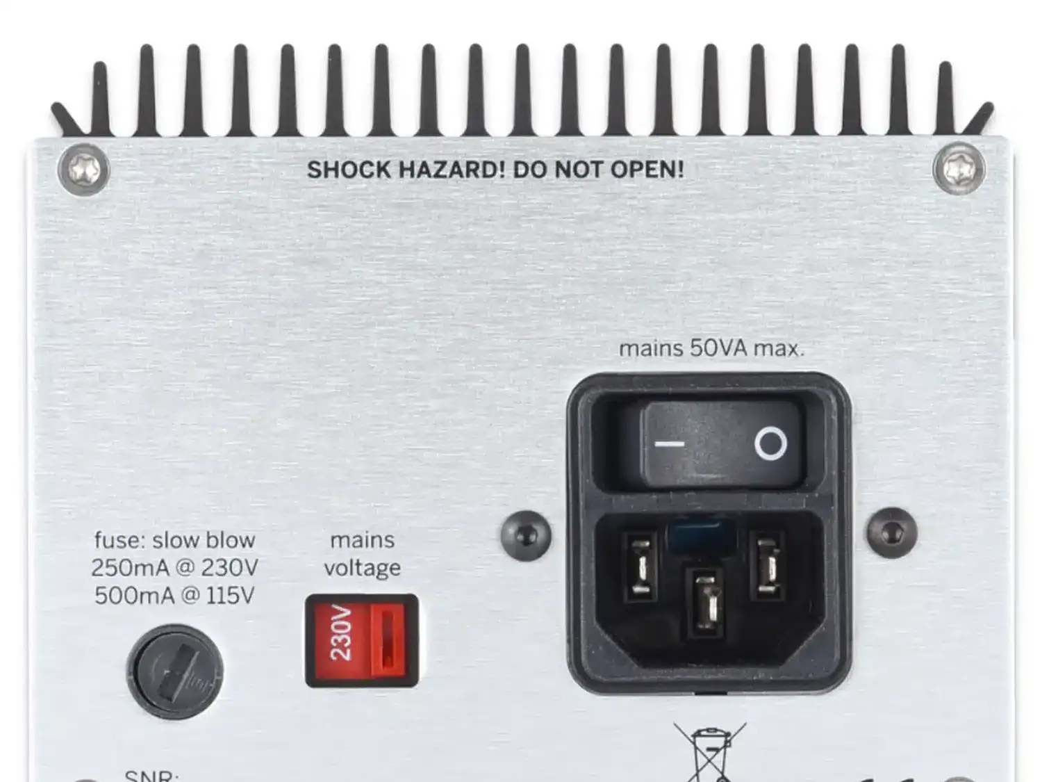 Weiss PSU102 face arrière avec notamment le connecteur d'alimentation secteur et le réglage de la tension